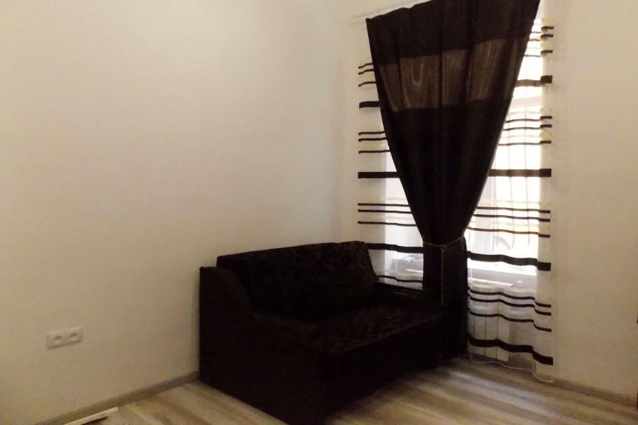 Apartment At Teodora Sqr Lviv Kültér fotó