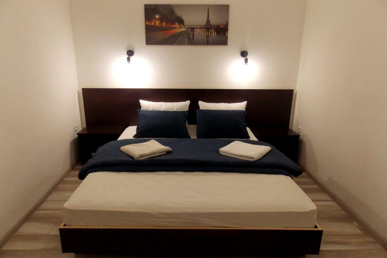 Apartment At Teodora Sqr Lviv Kültér fotó